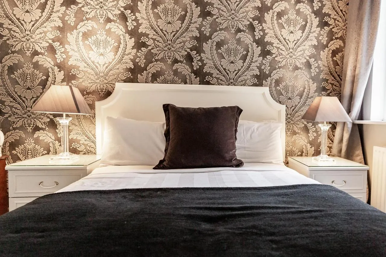 *** Bed & Breakfast Aaron Court B&B Dublin Ireland