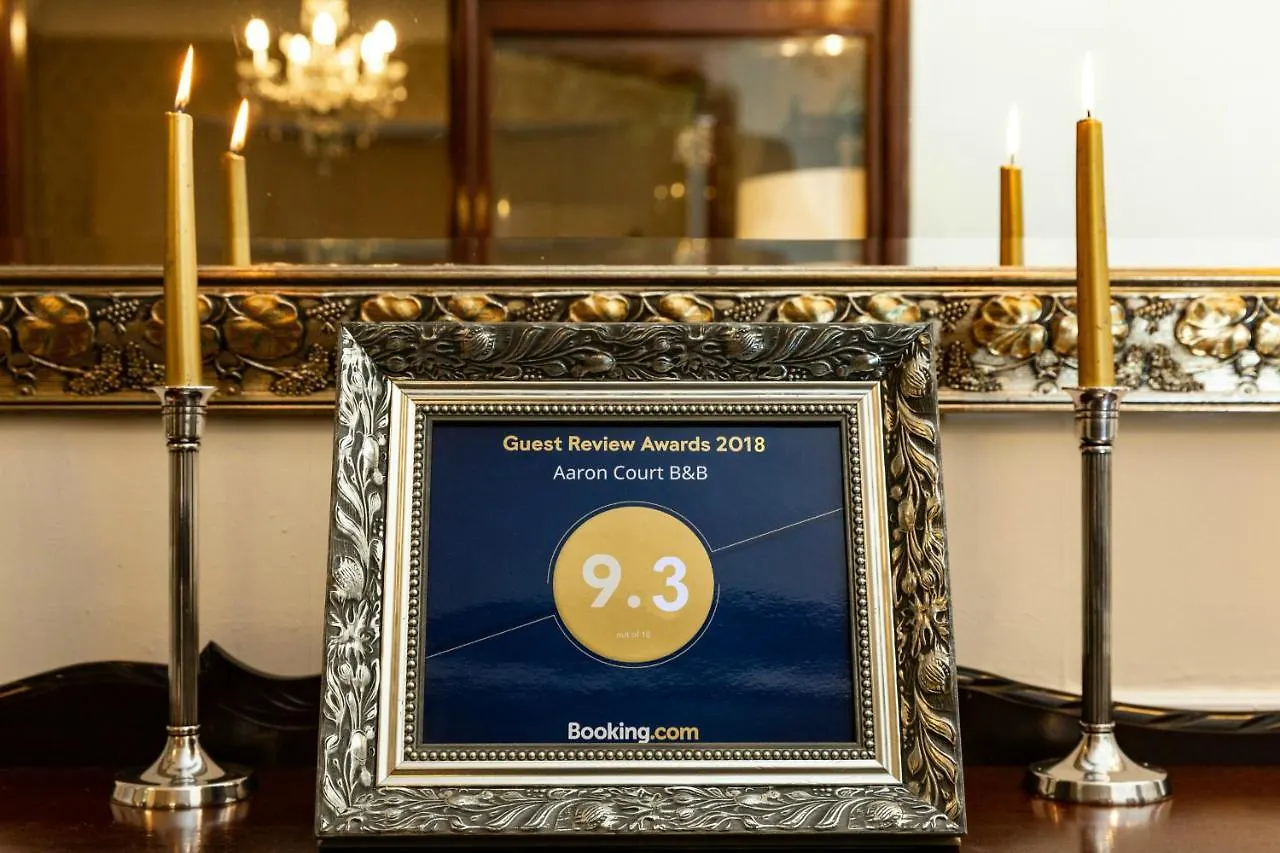 Aaron Court B&B Dublin 3*,