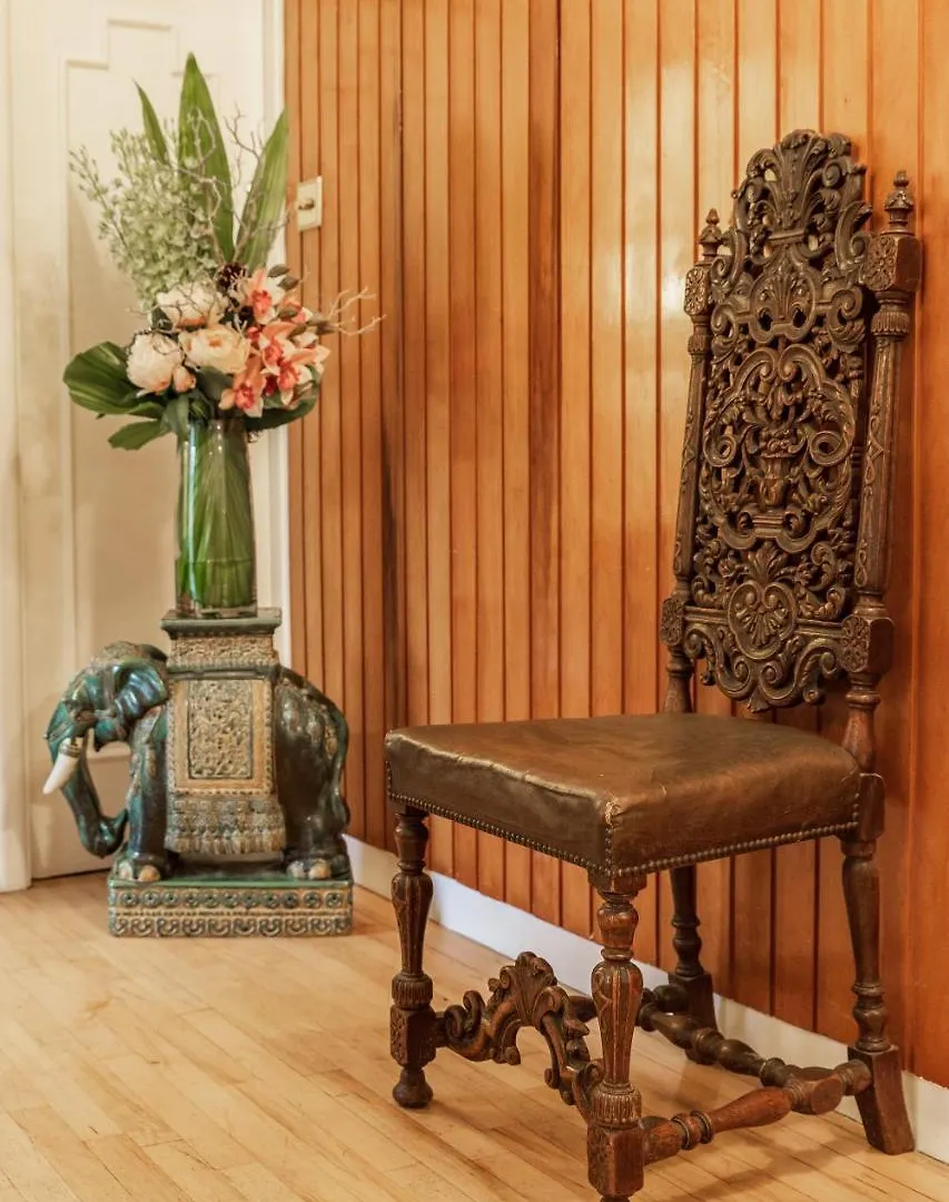 Aaron Court B&B Dublin 3*,  Ireland