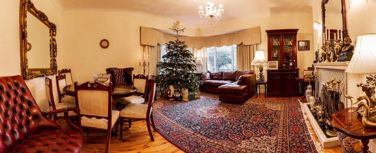 Aaron Court B&B Dublin 3*,