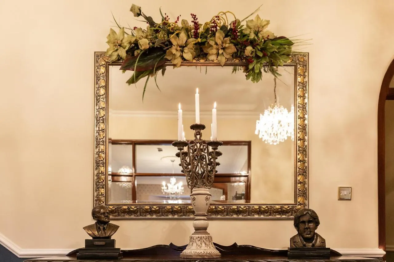 Aaron Court B&B Dublin 3*,