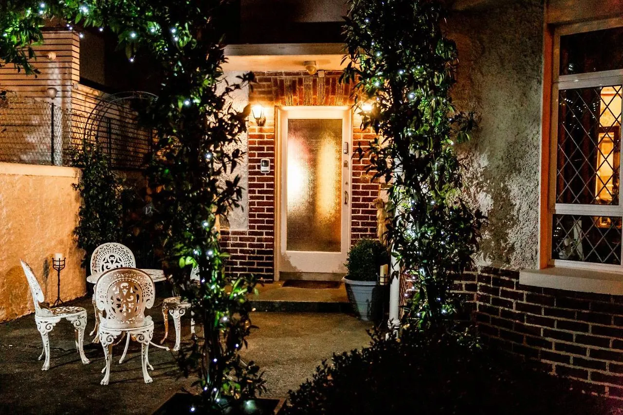 *** Bed & Breakfast Aaron Court B&B Dublin Ireland